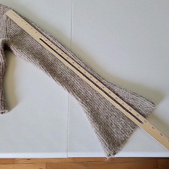 Commense Flare Sleeve Button Cardigan Tan Rib Knit V Neck Casual Classic - Picture 9 of 11